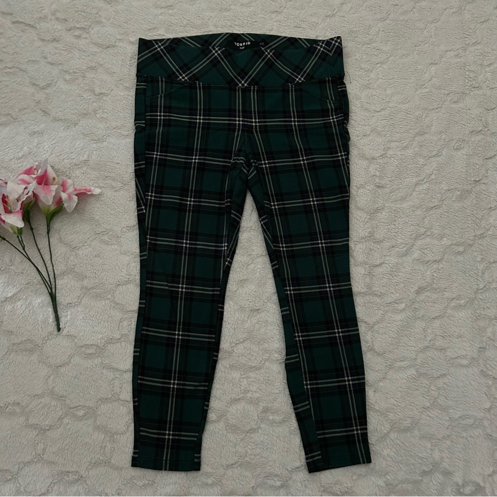 Torrid - Pixie Green & Black Plaid Slim Pants Leggings w/Pockets 1R (Flawed)